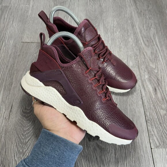 Nike Women’s Air Huarache Run Ultra Premium Leather Night Maroon Sz 5.5 - Picture 1 of 10